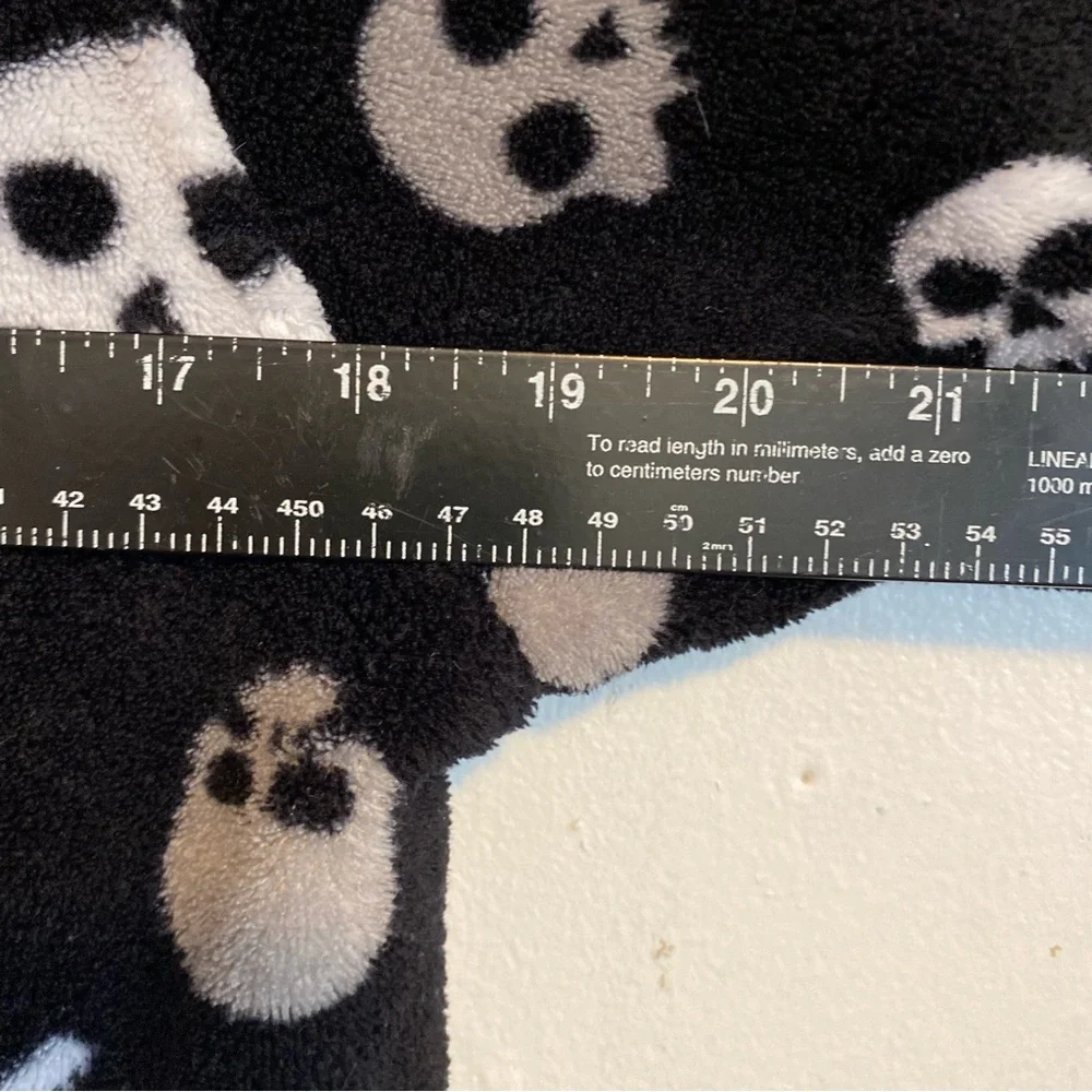 Urban‎ Pipeline Skull Print Robe Girls Size L 12-14 Has No Tie Strap